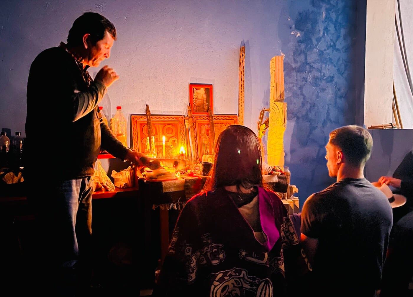 Don Martin preparing the mesa at Batan Grande, the first ceremony